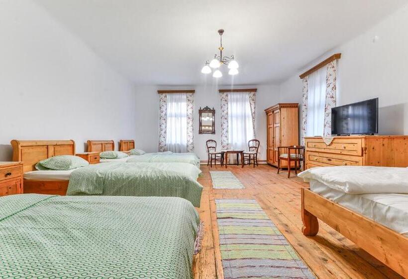 הוסטל Casa Trappold