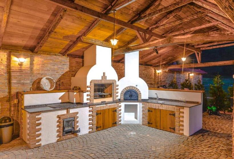 הוסטל Casa Trappold