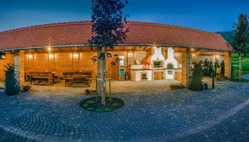 הוסטל Casa Trappold