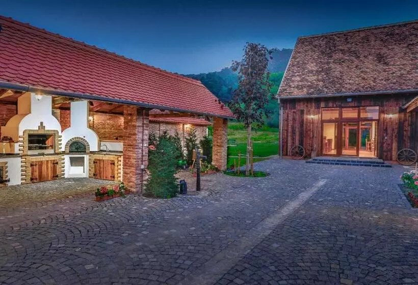 Retkeilymaja Casa Trappold