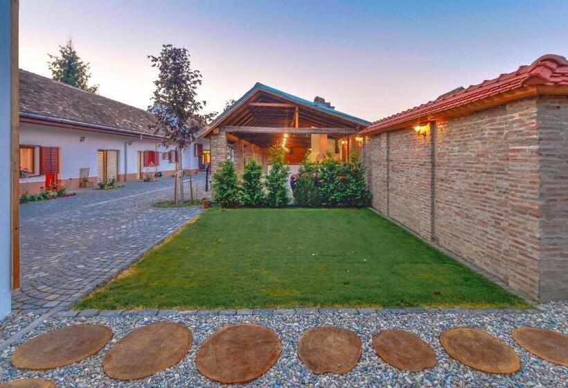 הוסטל Casa Trappold