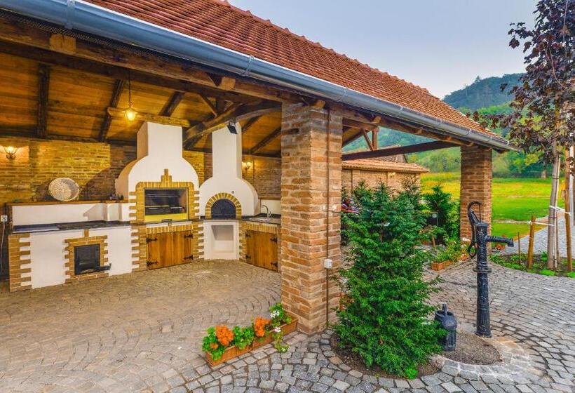 הוסטל Casa Trappold