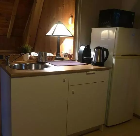 Aamiaismajoitus (B&B) Cosy Rooms On The Lake Near Budapest And The Airport