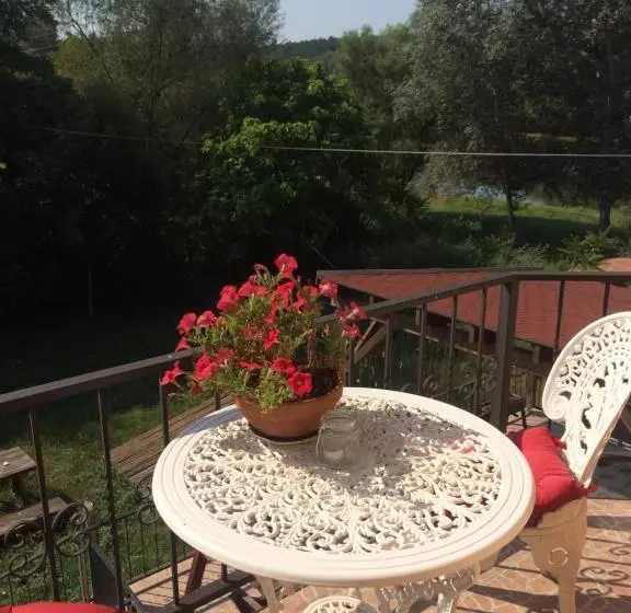 Aamiaismajoitus (B&B) Cosy Rooms On The Lake Near Budapest And The Airport