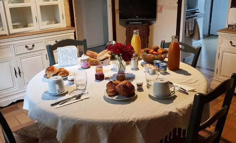 Aamiaismajoitus (B&B) La Maison Josnes De Mady