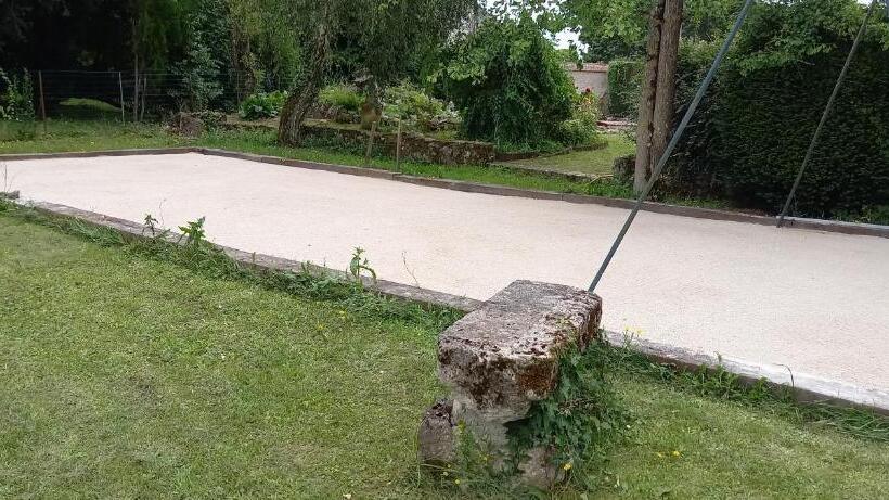 مبيت وإفطار La Maison Josnes De Mady