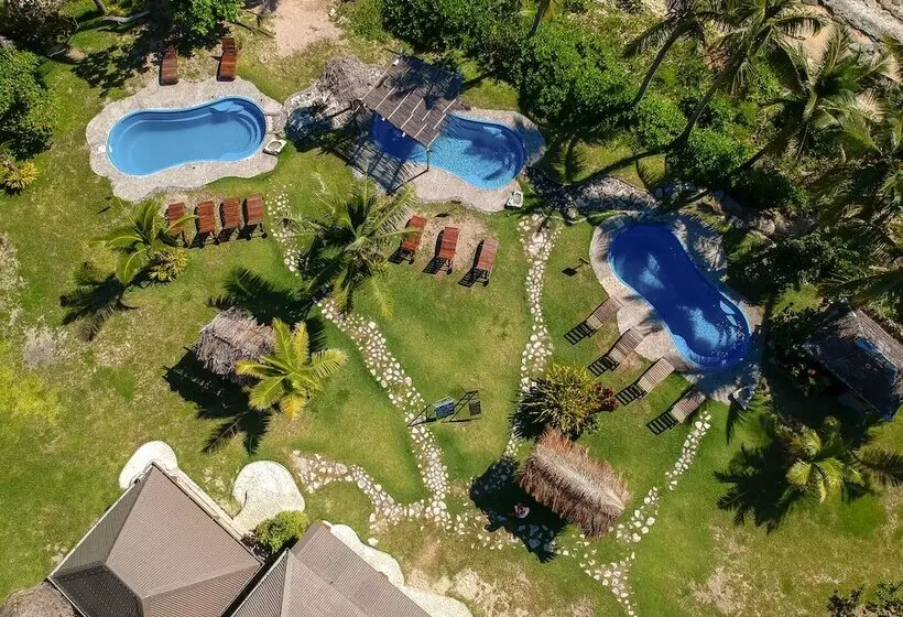 Hotelli Barefoot Kuata Island Resort
