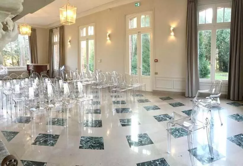 ホテル Château De La Bribourdière