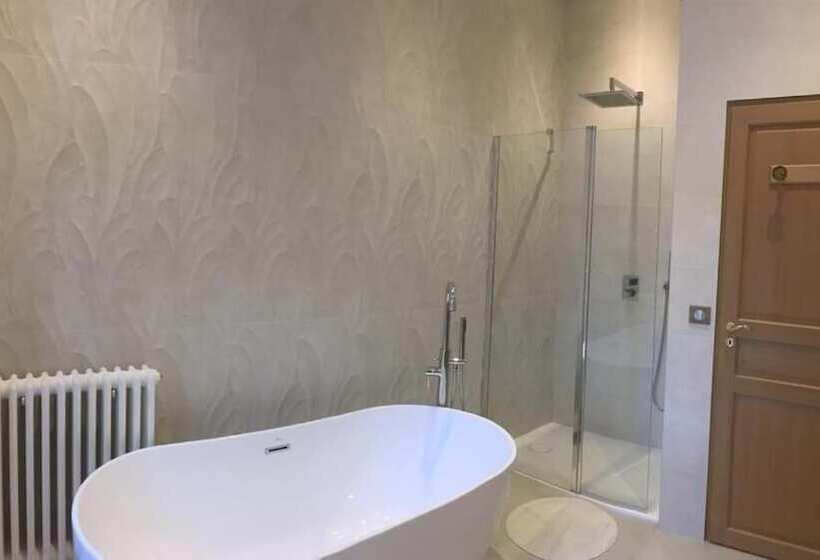 فندق Château De La Bribourdière