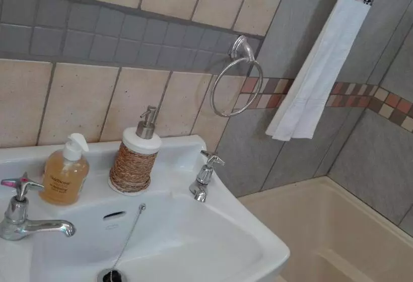 Majatalo Rocks And Aloes Guest Lodge