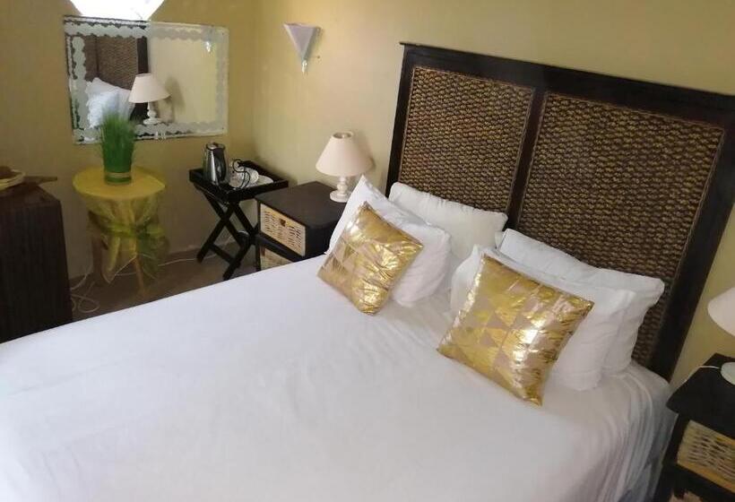 Пансион Rocks And Aloes Guest Lodge