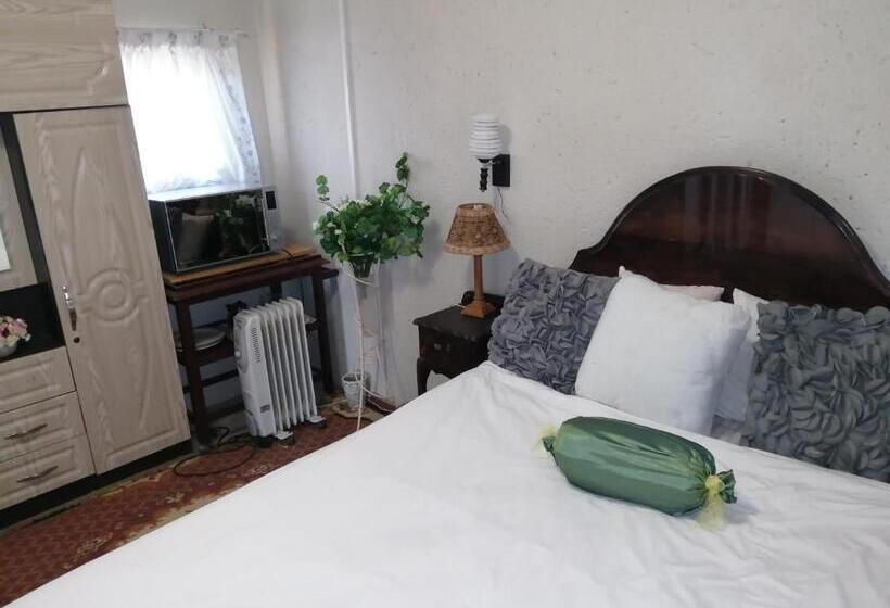 Пансион Rocks And Aloes Guest Lodge