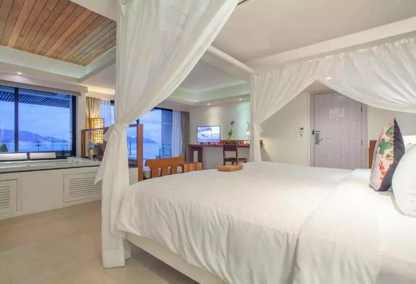 Lomakeskus Zenmaya Oceanfront Phuket, Trademark Collection By Wyndham