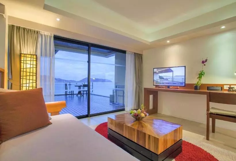 Lomakeskus Zenmaya Oceanfront Phuket, Trademark Collection By Wyndham