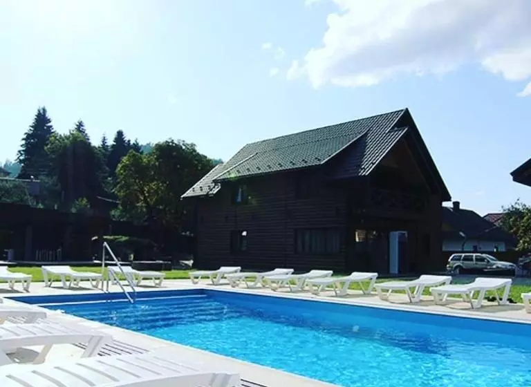 ユースホステル Villa Paraiso Karpaty