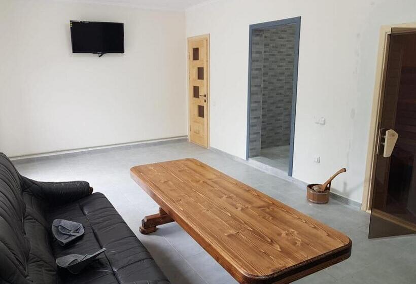 ユースホステル Villa Paraiso Karpaty