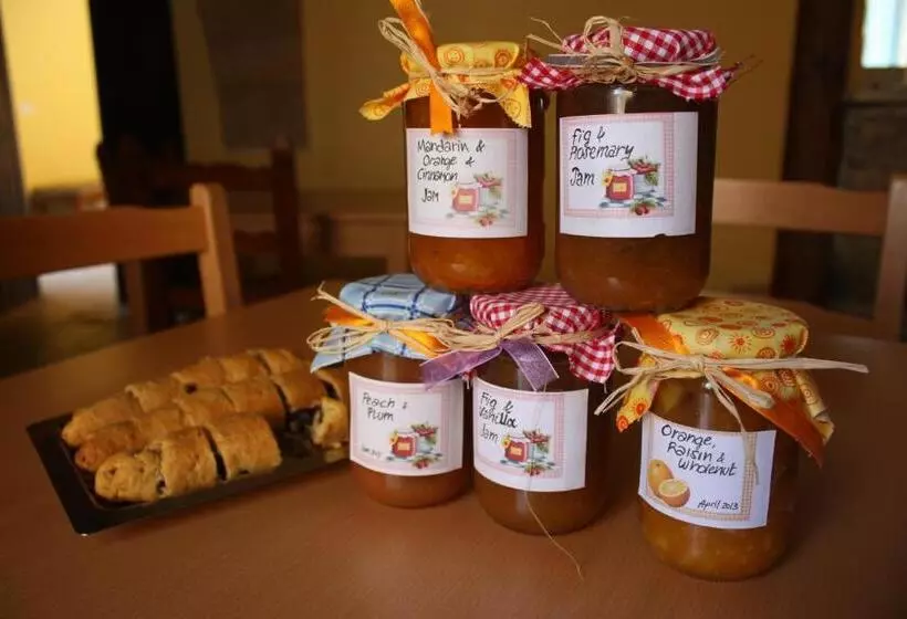 ベッドアンドブレックファースト Aperanti Agrotourism