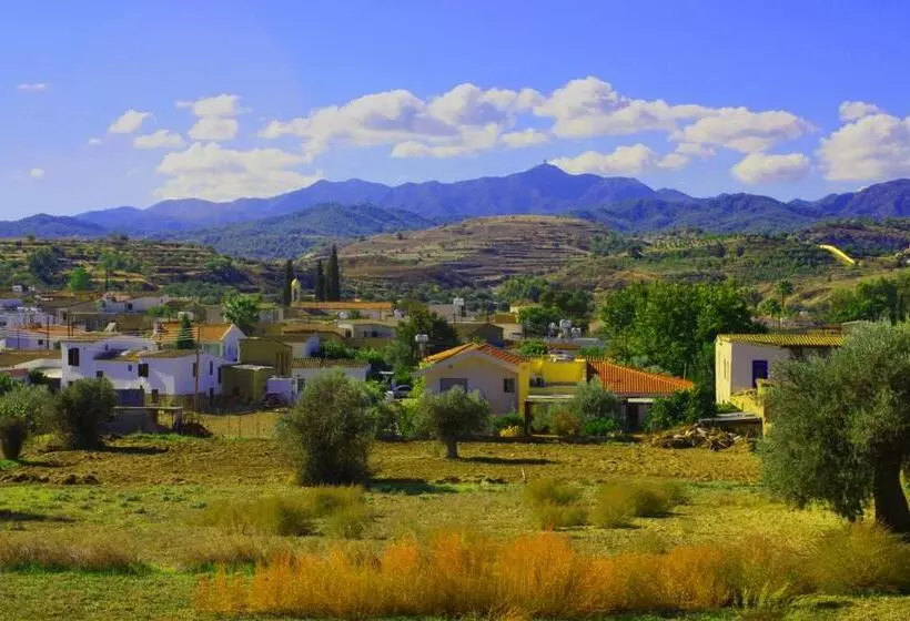 ベッドアンドブレックファースト Aperanti Agrotourism