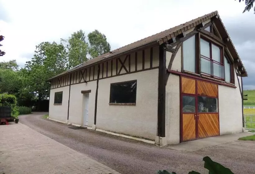 Aamiaismajoitus (B&B) Chambre D Hôtes De Charleval