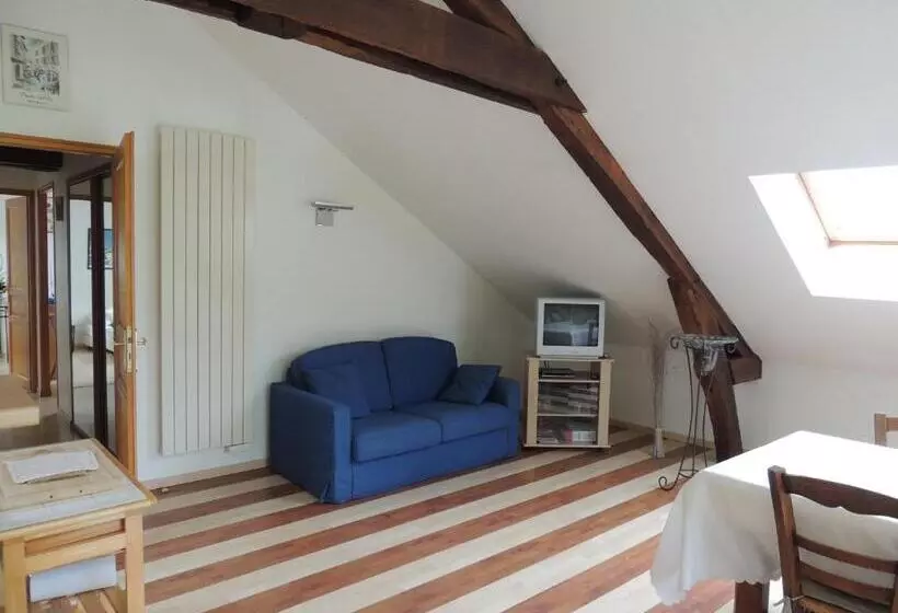 Aamiaismajoitus (B&B) Chambre D Hôtes De Charleval