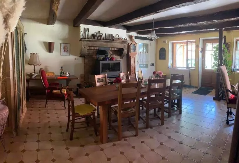 Aamiaismajoitus (B&B) Chambres D  Hotes La Lison