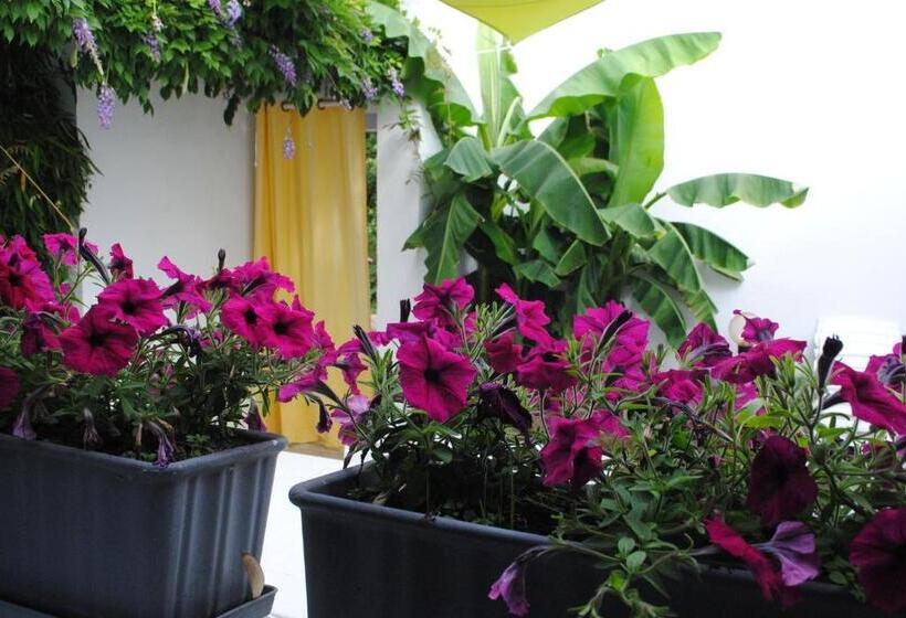 住宿加早餐  Chambres D Hôtes La Tribu