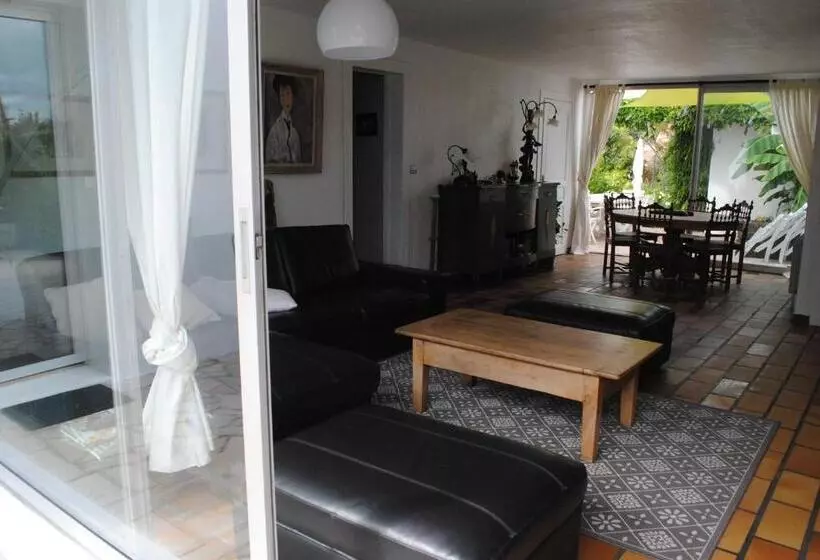 ベッドアンドブレックファースト Chambres D Hôtes La Tribu