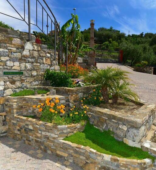 تختخواب و صبحانه Costadoro