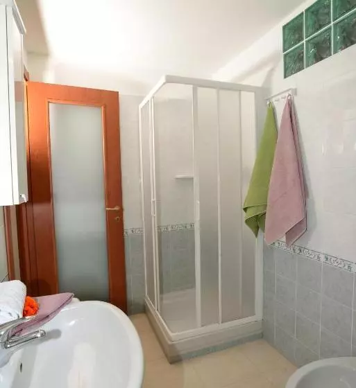 تختخواب و صبحانه Costadoro