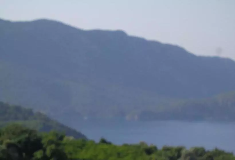 تختخواب و صبحانه Farmhill
