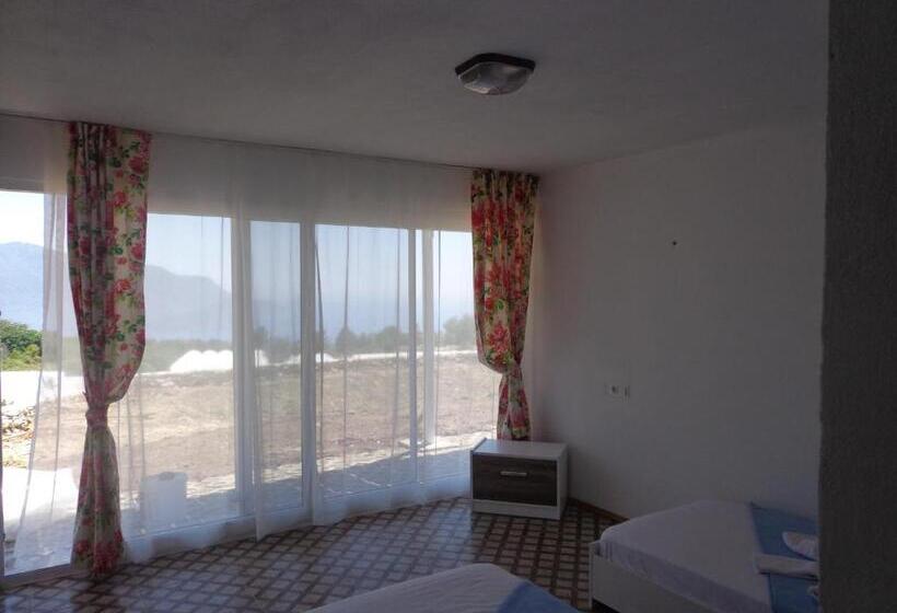 تختخواب و صبحانه Farmhill