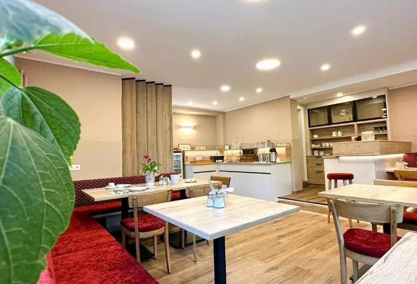 Aamiaismajoitus (B&B) Gästehaus Lanthaler