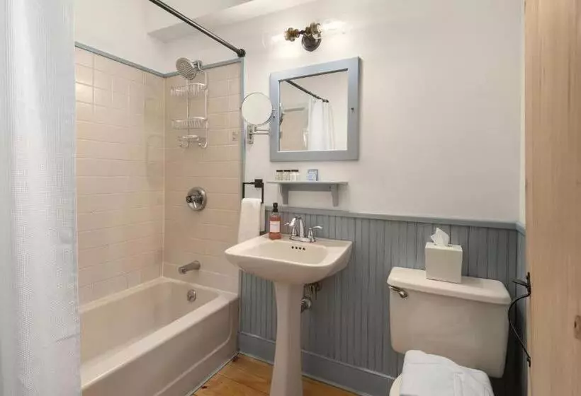 Aamiaismajoitus (B&B) Inn At Silver Maple Farm