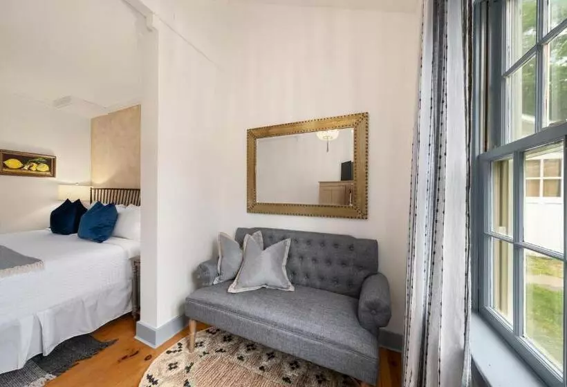 Aamiaismajoitus (B&B) Inn At Silver Maple Farm