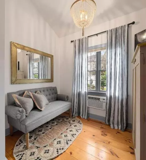 Aamiaismajoitus (B&B) Inn At Silver Maple Farm