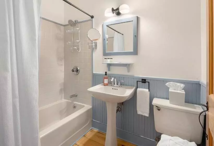 Aamiaismajoitus (B&B) Inn At Silver Maple Farm