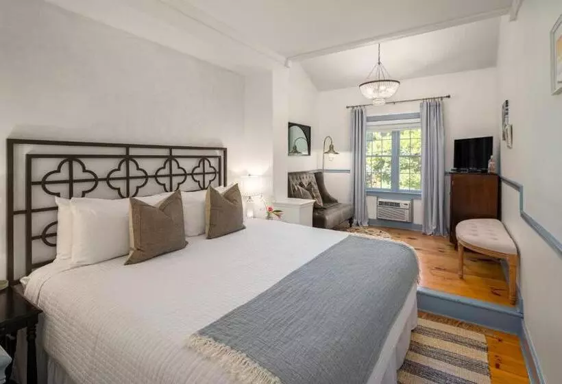 Aamiaismajoitus (B&B) Inn At Silver Maple Farm