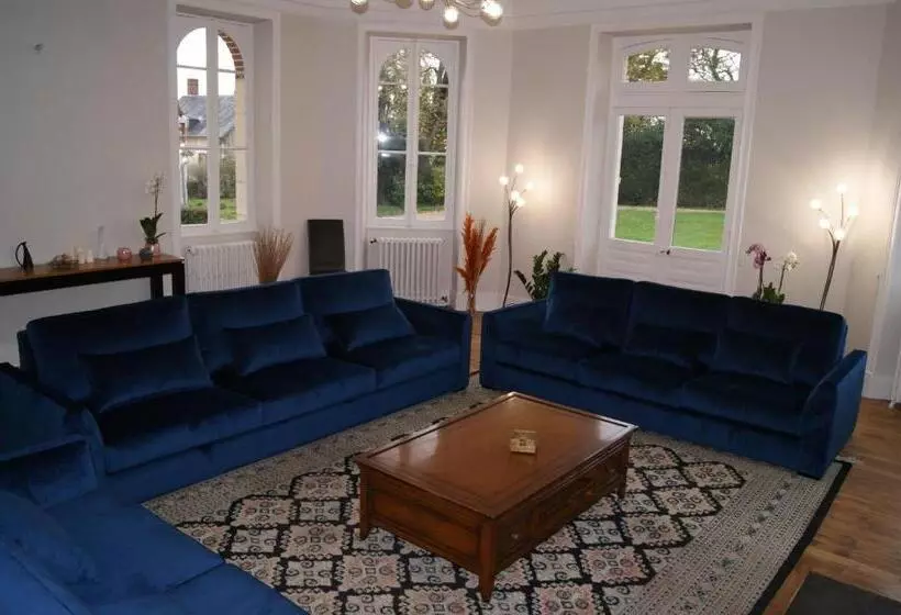 Aamiaismajoitus (B&B) Le Château De La Brosse Chambres D Hôtes