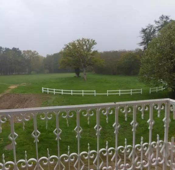 Aamiaismajoitus (B&B) Le Château De La Brosse Chambres D Hôtes