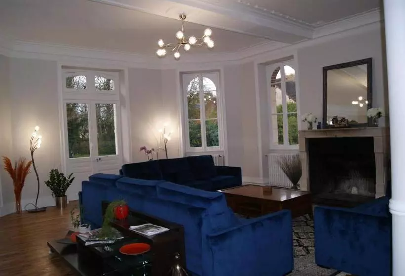 Aamiaismajoitus (B&B) Le Château De La Brosse Chambres D Hôtes