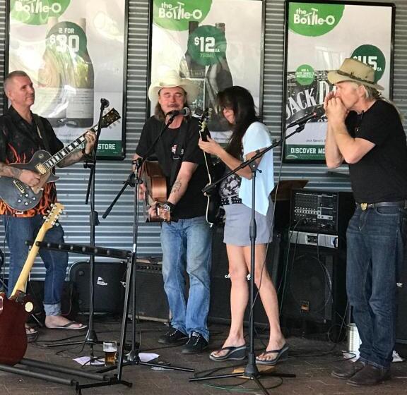 Отель Corroboree Park Tavern