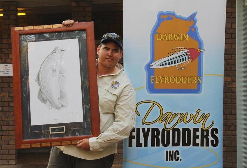 Отель Corroboree Park Tavern