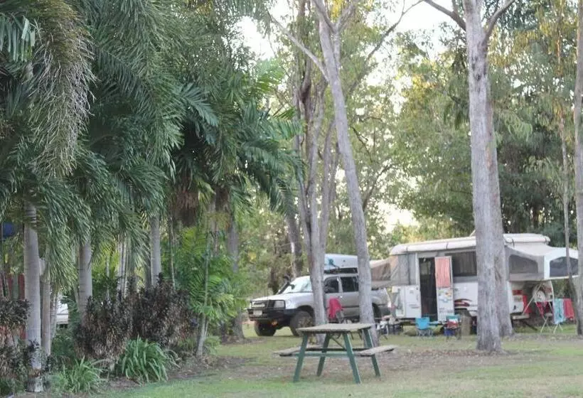 ホテル Corroboree Park Tavern