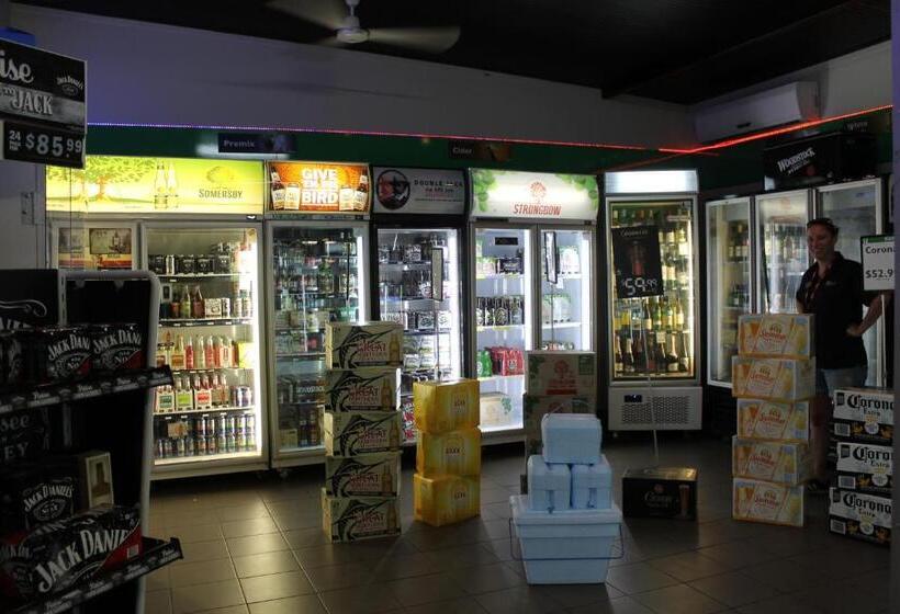 Отель Corroboree Park Tavern