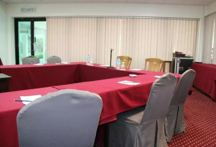 ホテル Edc Uum Sintok