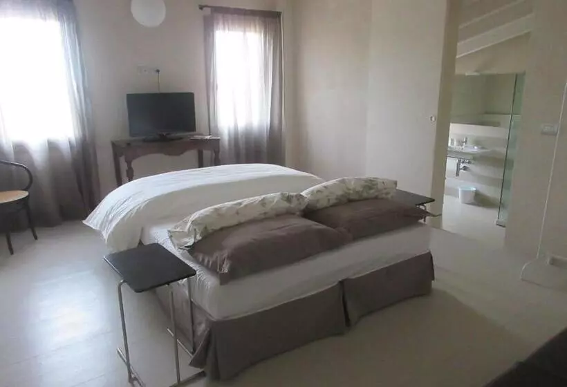 هتل Villa Laura
