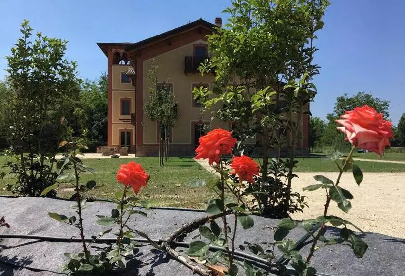 هتل Villa Laura