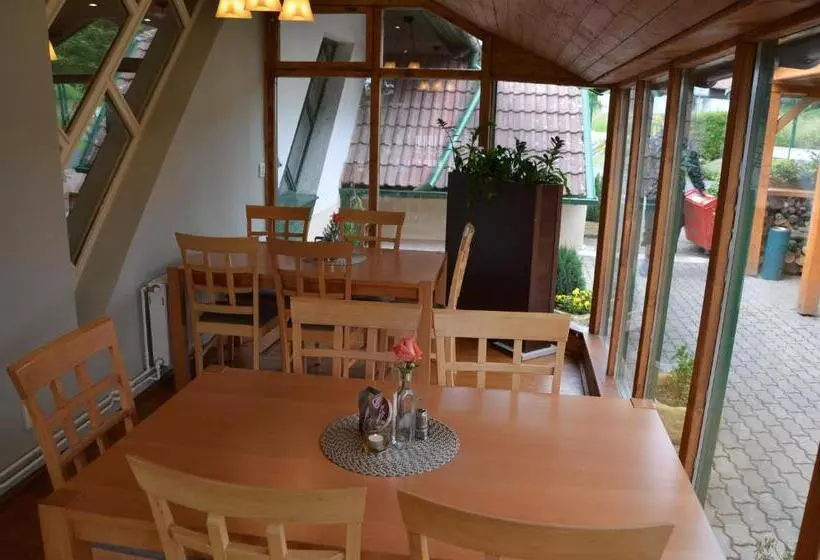 Majatalo Penzion Horal