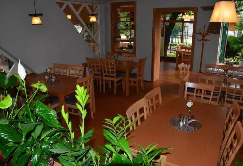 Majatalo Penzion Horal