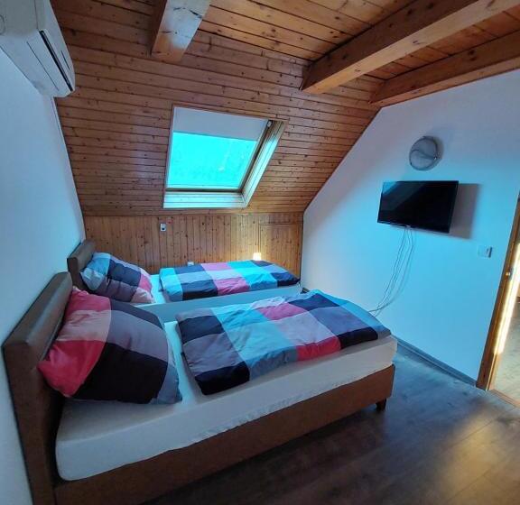 펜션 Vörös Macska Vendégház